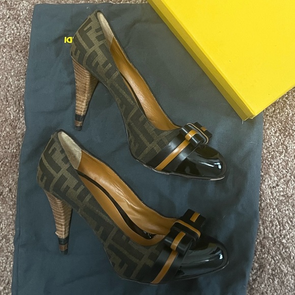 Fendi Zucca Monogram Pumps - Picture 3 of 5